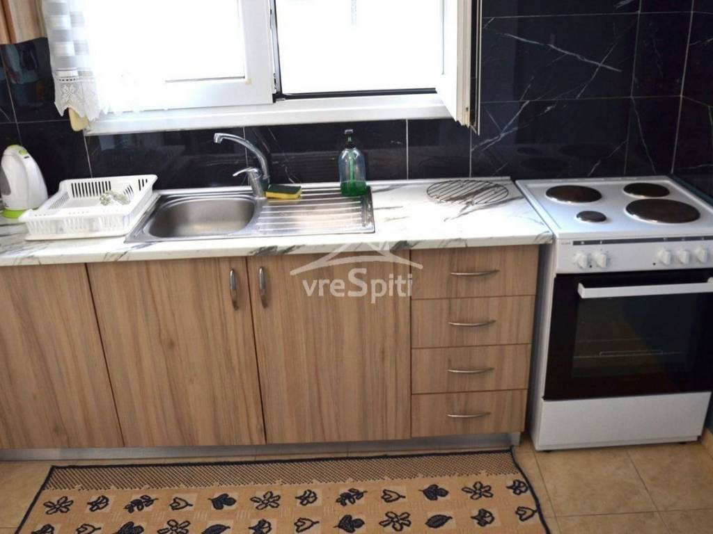 ΚΟΥΖΙΝΑ ΚΑΤΩ ΕΠΙΠΕΔΟΥ