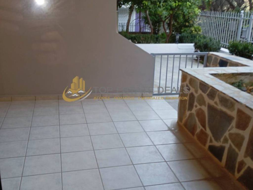 1ο μπαλκόνι εισόδου 10 τ,μ, περίπου