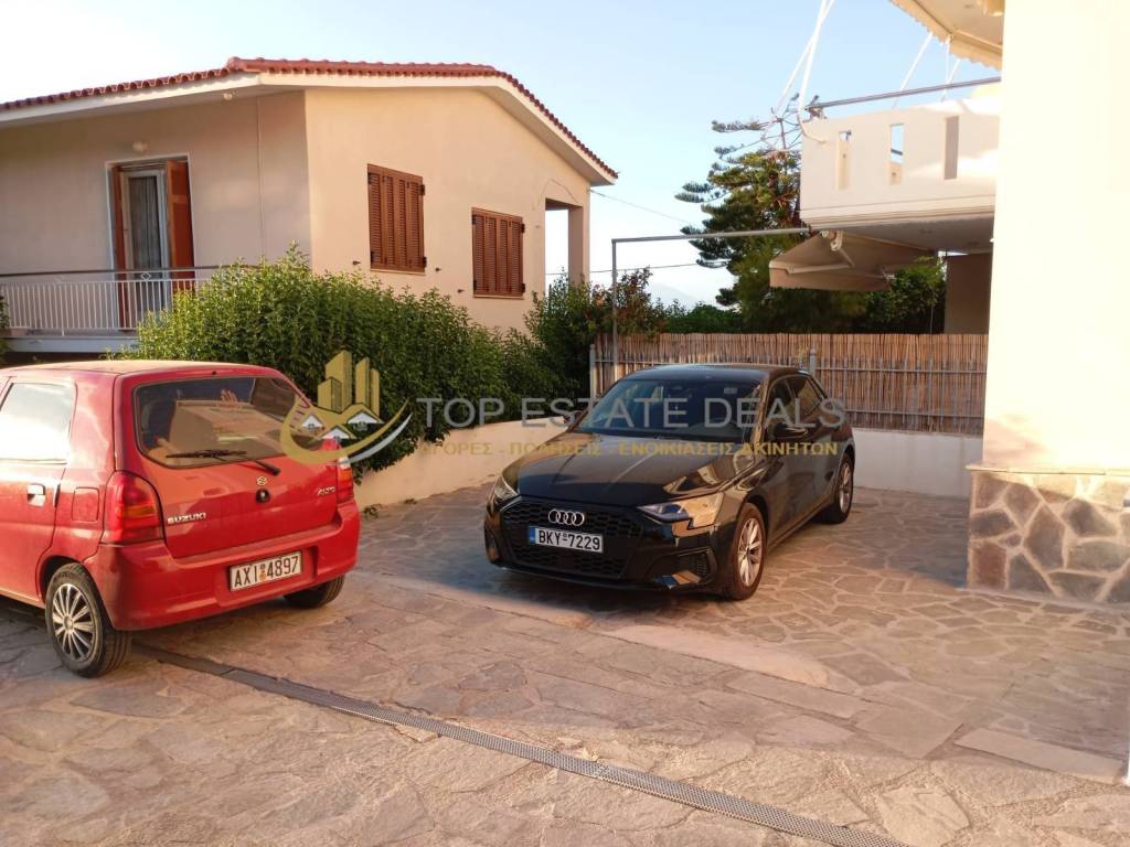 θέση γκαράζ οικίας