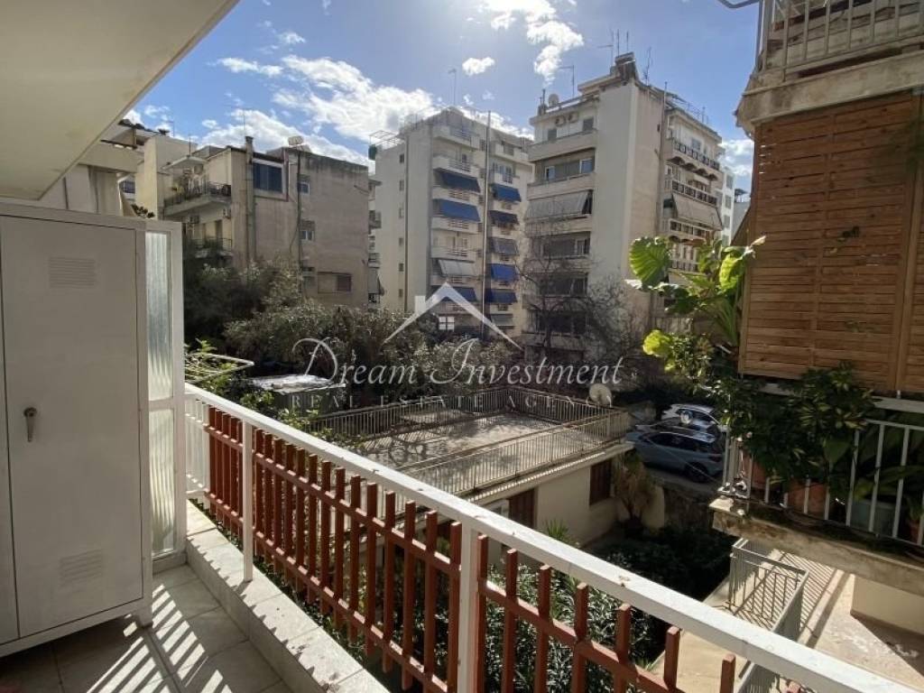 Θέα από μπαλκόνι