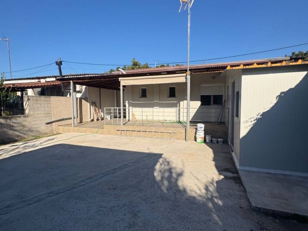 Exoterika e monokatoikia