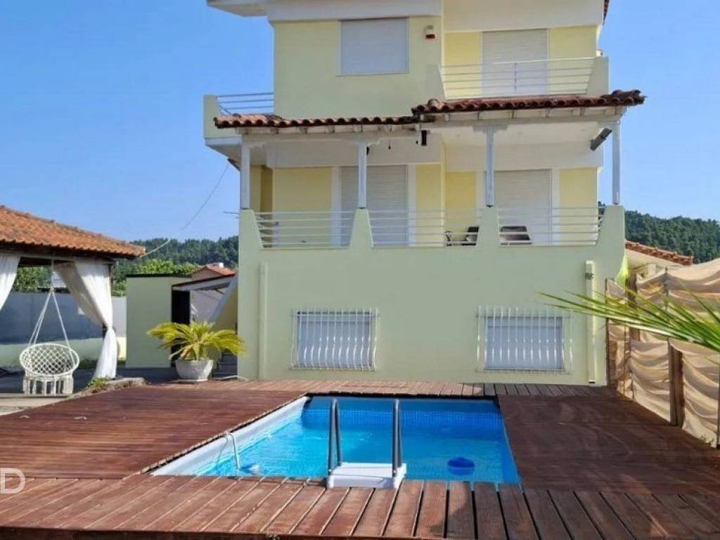 Forumland Real Estate, Εξωτερική Όψη