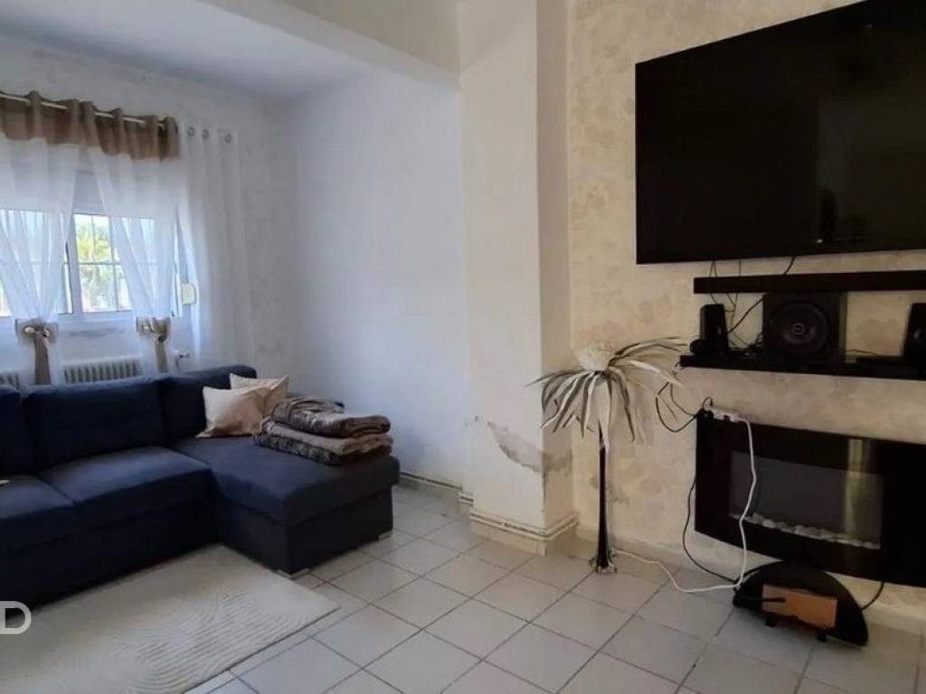 Forumland Real Estate, Σαλόνι