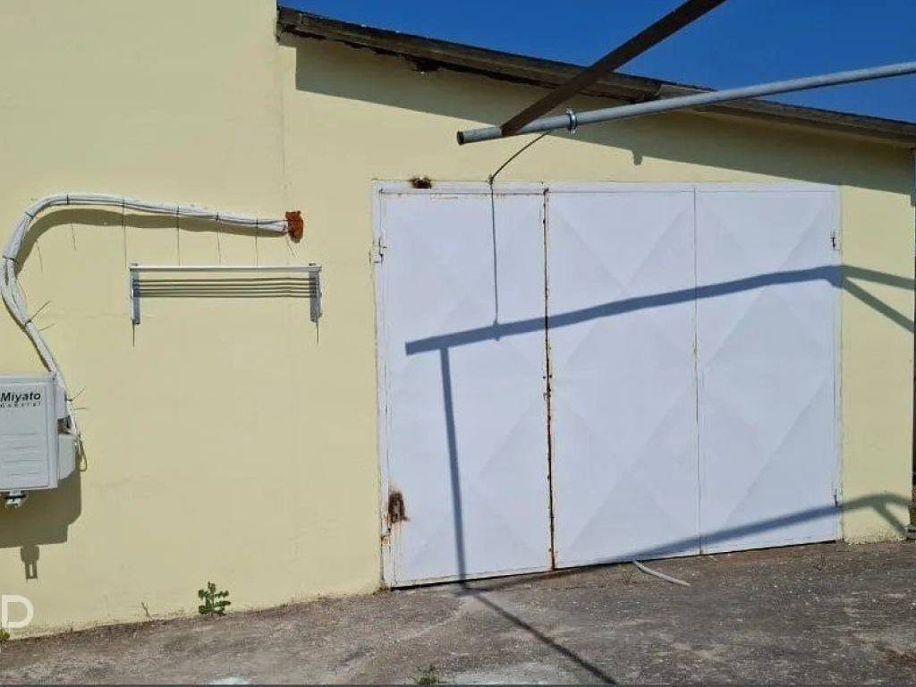 Forumland Real Estate, Αποθήκη