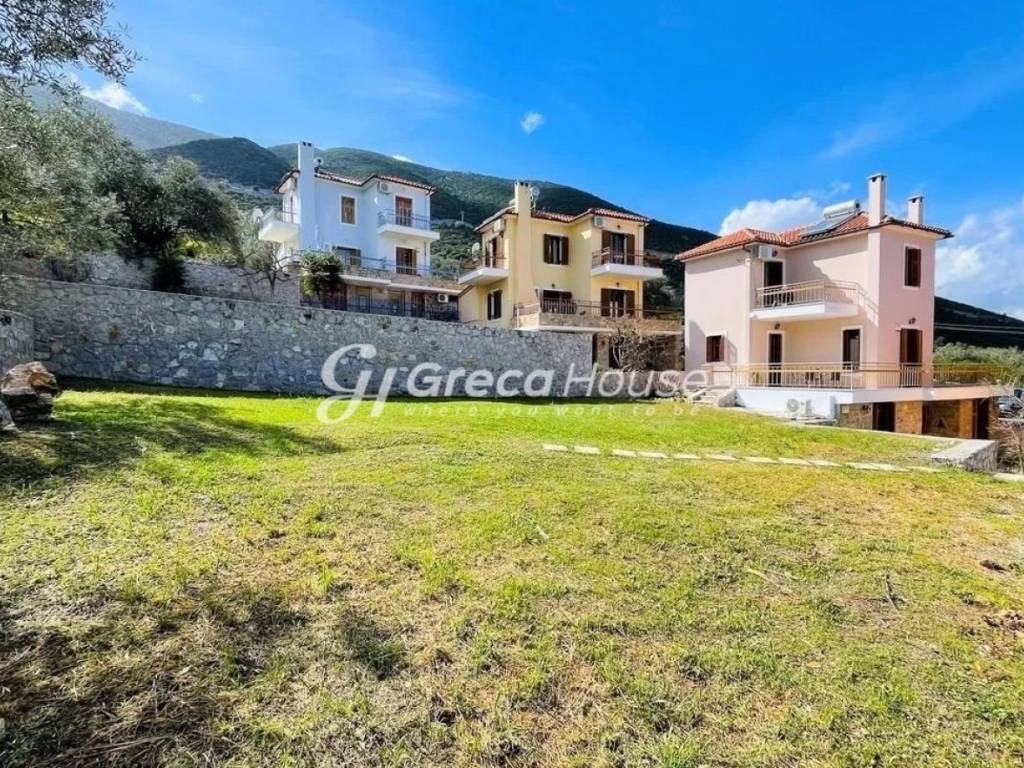 Παραθαλάσσια μονοκατοικία με θέα θάλαασα στην Επίδαυρο