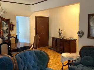 EISODOS - TRAPEZARIA/SALONI