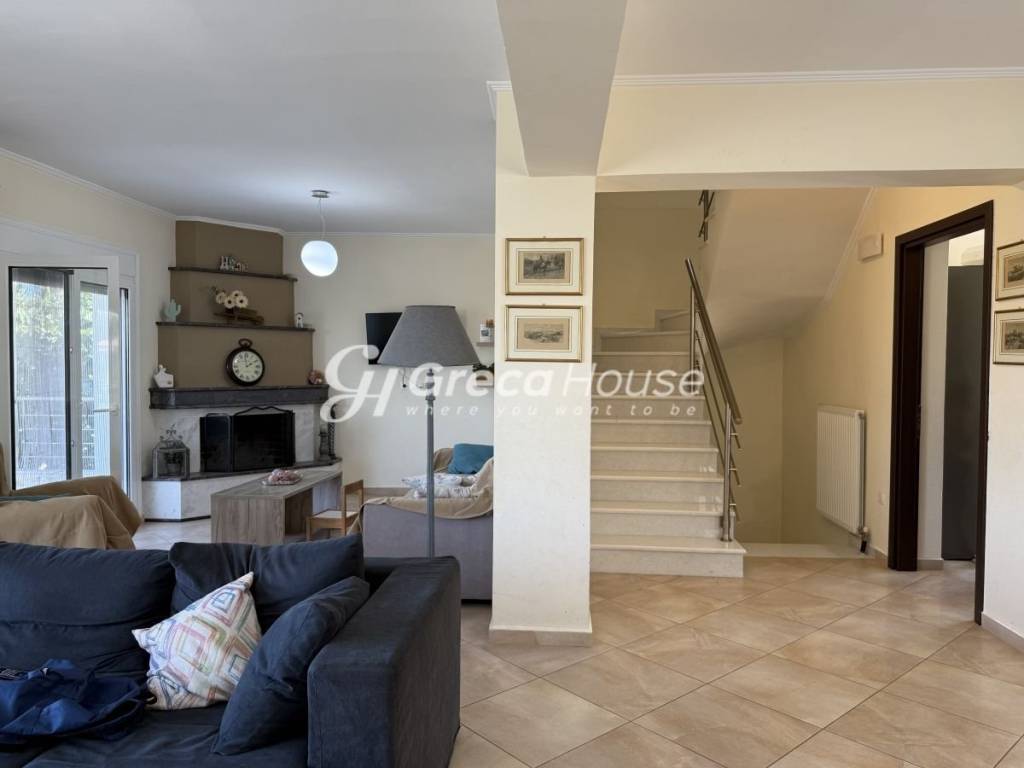 Μεζονέτα με Θέα Θάλασσα και Κάστρο στην Αρχαία Κόρινθο