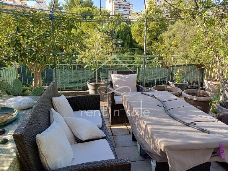 Θέα από μπαλκόνι