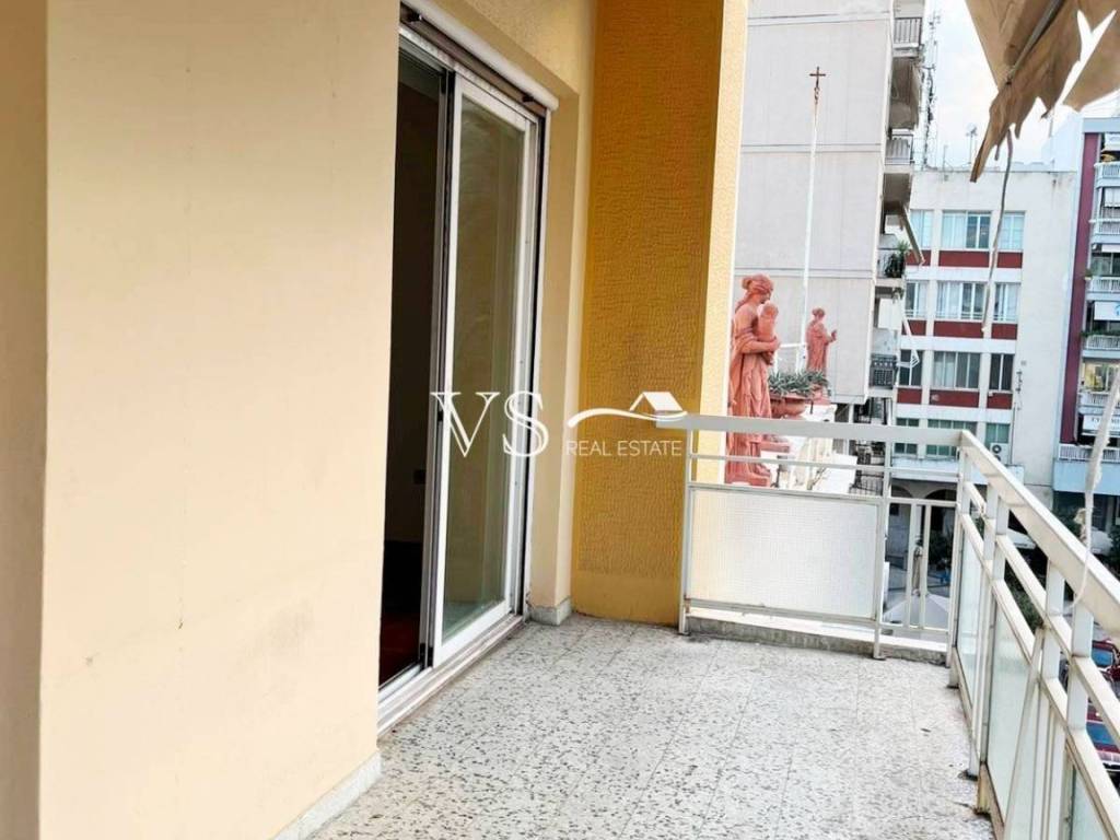 Θέα απο μπαλκόνι