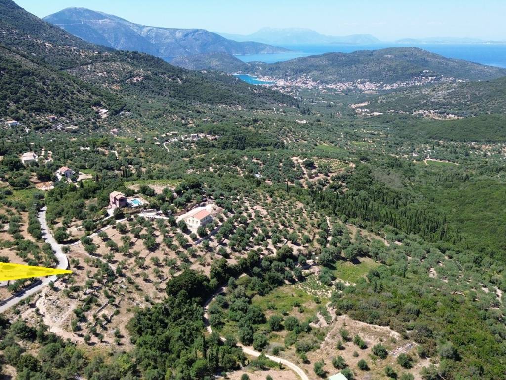 Aerial view and location of the land with building license