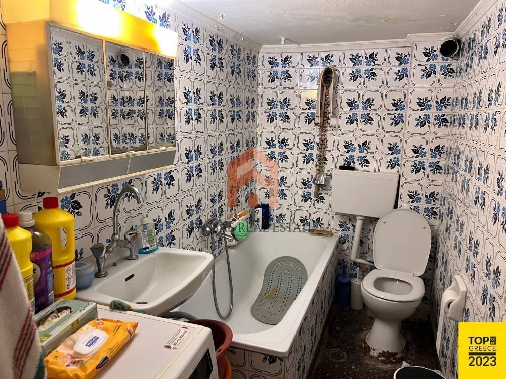 MPANIO ME MPANIERA KAI EXAERISMO