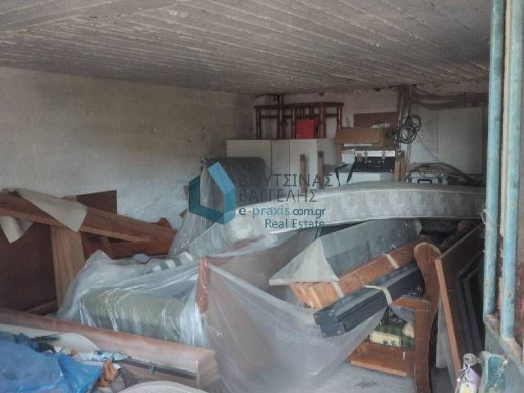 Αποθήκη στο ισόγειο 