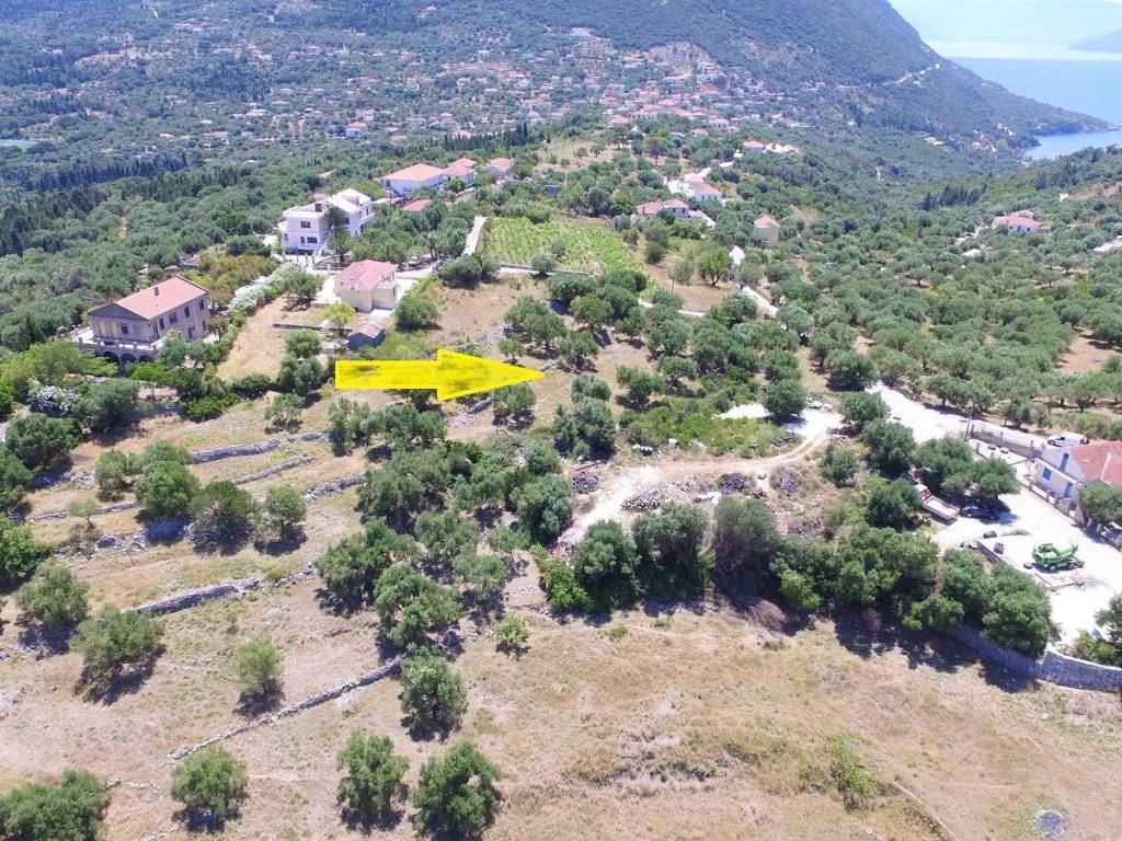 Aerial view and location of the land