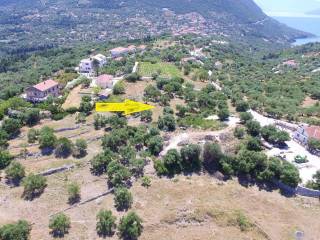 Aerial view and location of the land