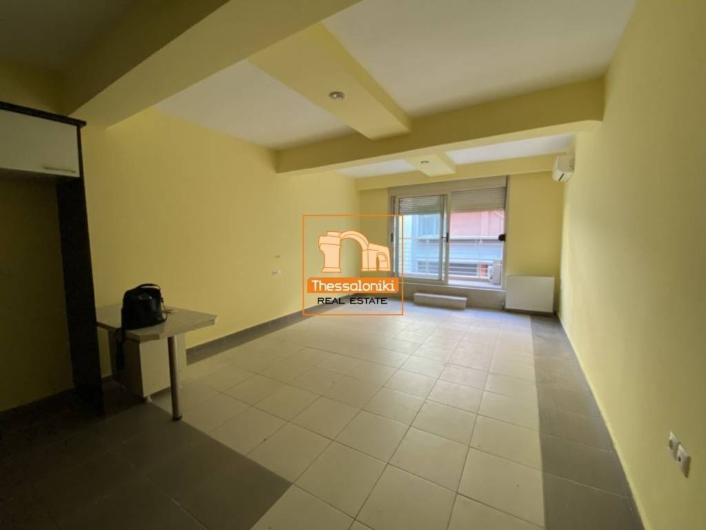 Πλ. Δώδεκα Αποστόλων, Συγκρότημα κατοικιών, 98 τ.μ.