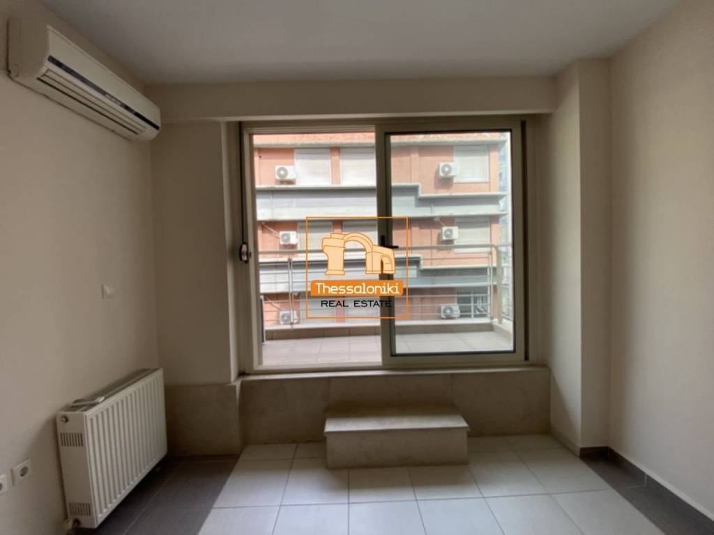 Πλ. Δώδεκα Αποστόλων, Συγκρότημα κατοικιών, 98 τ.μ.