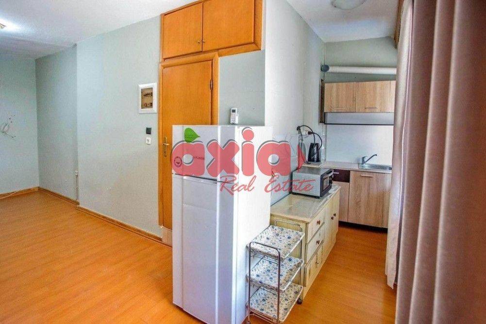 Ενοικιάζεται Studio 30τ.μ. σε ημιόροφο σε πολύ κεντρικό σημείο της πόλης. 