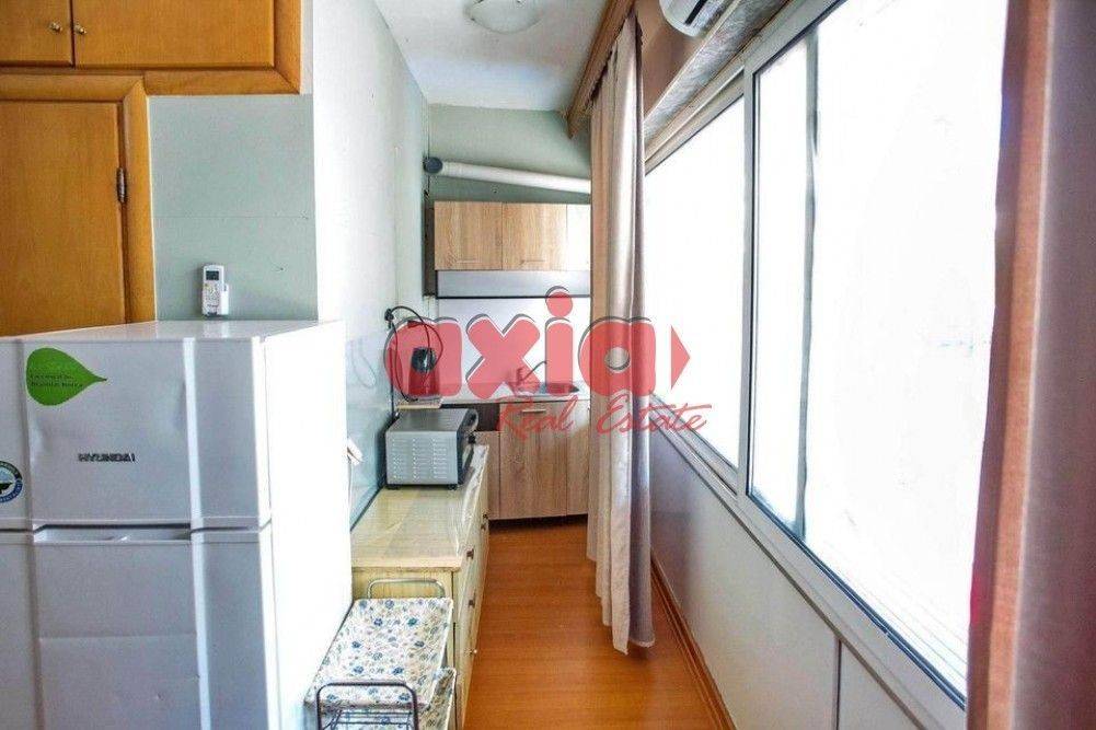 Ενοικιάζεται Studio 30τ.μ. σε ημιόροφο σε πολύ κεντρικό σημείο της πόλης. 