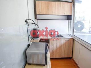 Ενοικιάζεται Studio 30τ.μ. σε ημιόροφο σε πολύ κεντρικό σημείο της πόλης. 