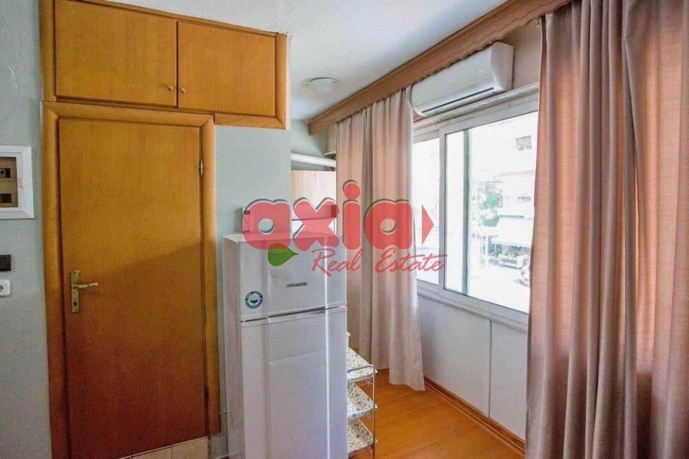 Ενοικιάζεται Studio 30τ.μ. σε ημιόροφο σε πολύ κεντρικό σημείο της πόλης. 