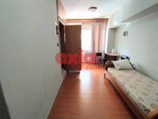 Ενοικιάζεται Studio 30τ.μ. σε ημιόροφο σε πολύ κεντρικό σημείο της πόλης. 