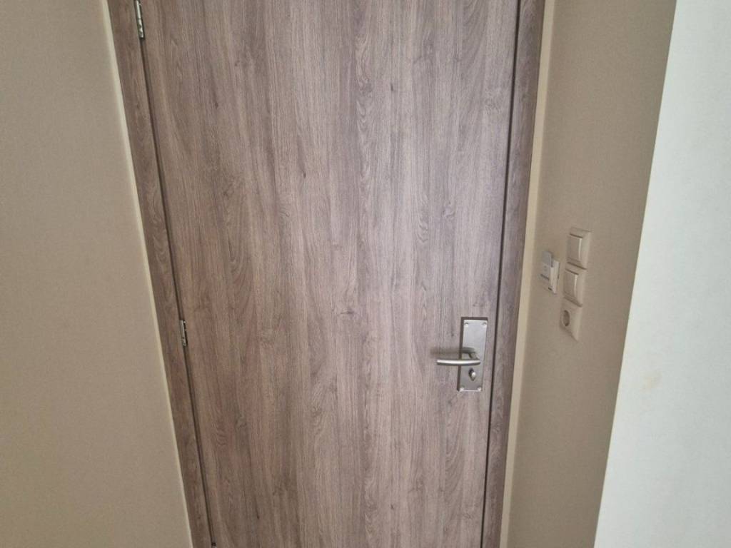 ΠΟΡΤΑ ΕΙΣΟΔΟΥ