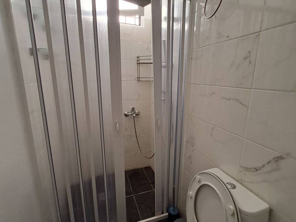 ΚΑΛΟ ΑΝΕΤΟ ΜΠΑΝΙΟ ΜΕ ΝΤΟΥΖΙΕΡΑ