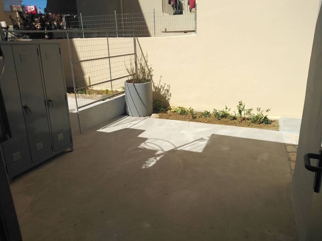 ΑΥΛΗ -ΣΧΗΜΑ Γ , ΜΕ ΝΤΟΥΛΑΠΑ ΑΠΟΘ/Ης +4ΤΜ ΑΠΟΘ/Η ΣΤΗ ΤΑΡΑΤΣΑ