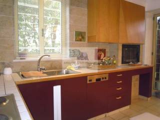 FULLY EQUIPMENT KITCHEN