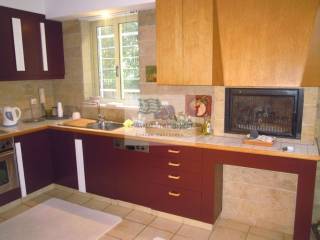 FULLY EQUIPMENT KITCHEN