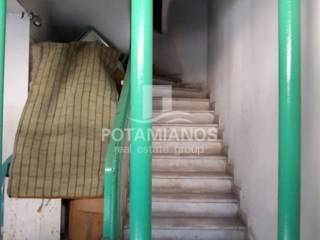 Ισόγειο - Κλιμακοστάσιο