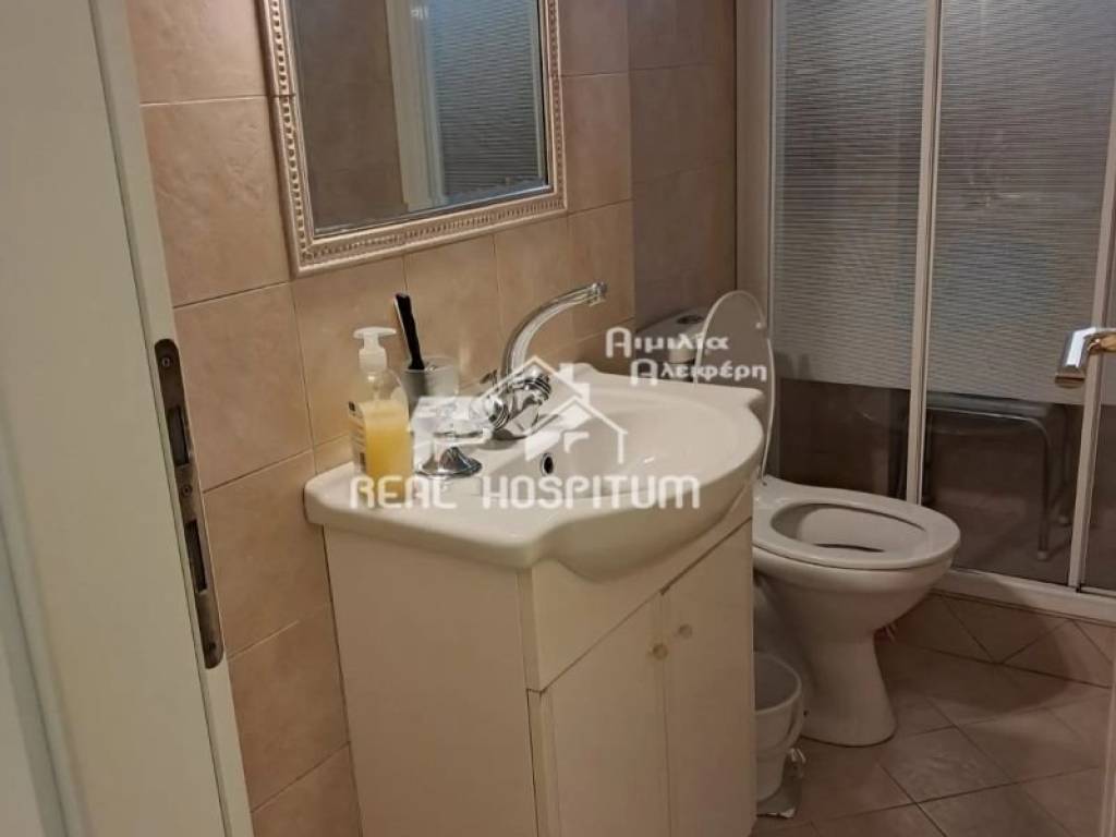 μπάνιο με παράθυρο