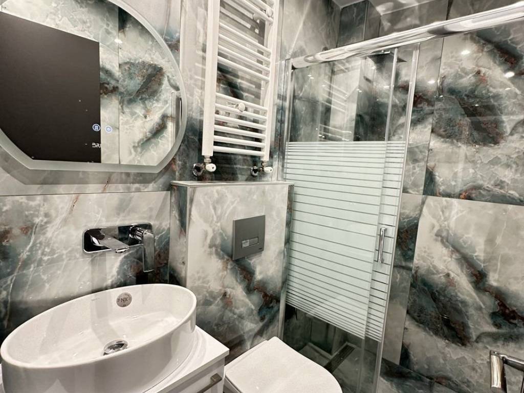 Forumland Real Estate, Μπάνιο