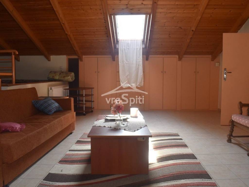 ΕΝΙΑΙΟΣ ΧΩΡΟΣ ΟΙΚΙΑΣ