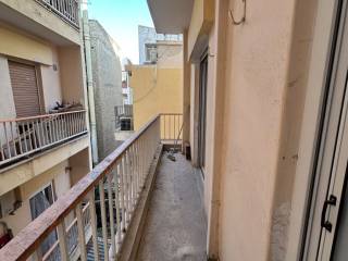 ΠΙΣΩ ΜΠΑΛΚΟΝΙ