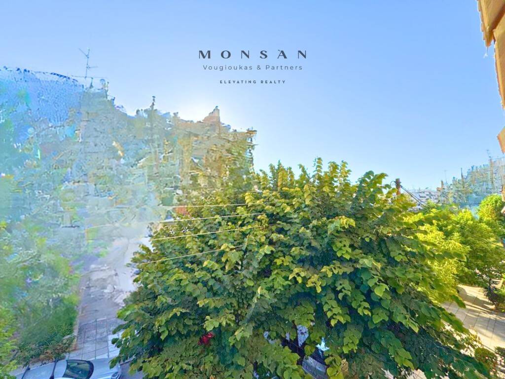 ΘΕΑ ΑΠΟ ΜΠΑΛΚΟΝΙ