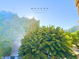 ΘΕΑ ΑΠΟ ΜΠΑΛΚΟΝΙ