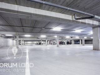 Forumland Real Estate,Πολυώροφος σταθμός αυτοκινήτων