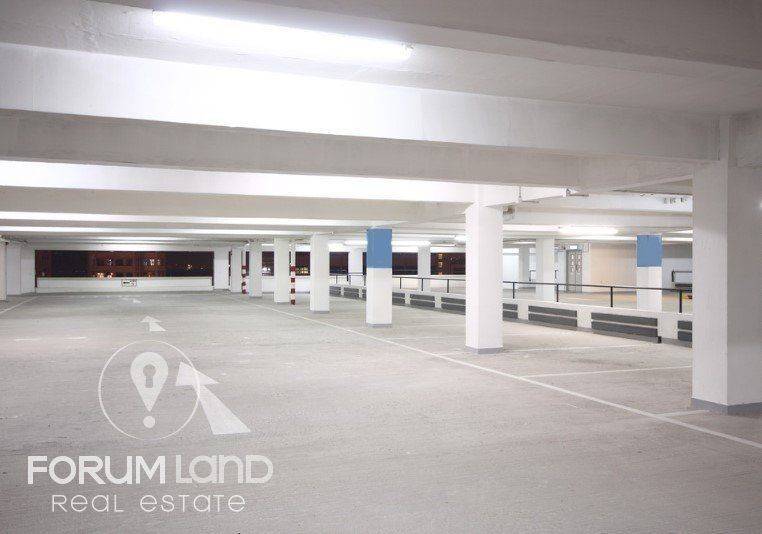 Πολυώροφος σταθμός αυτοκινήτων