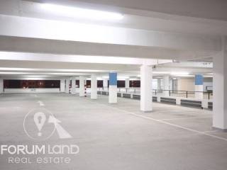 Πολυώροφος σταθμός αυτοκινήτων