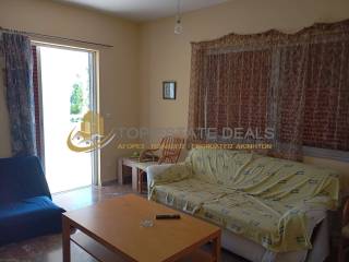 σαλόνι - καθιστικό -μπαλκονόπορτα