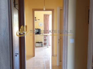 χωλ προς κουζίνα