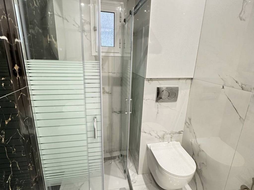 Forumland Real Estate, Μπάνιο