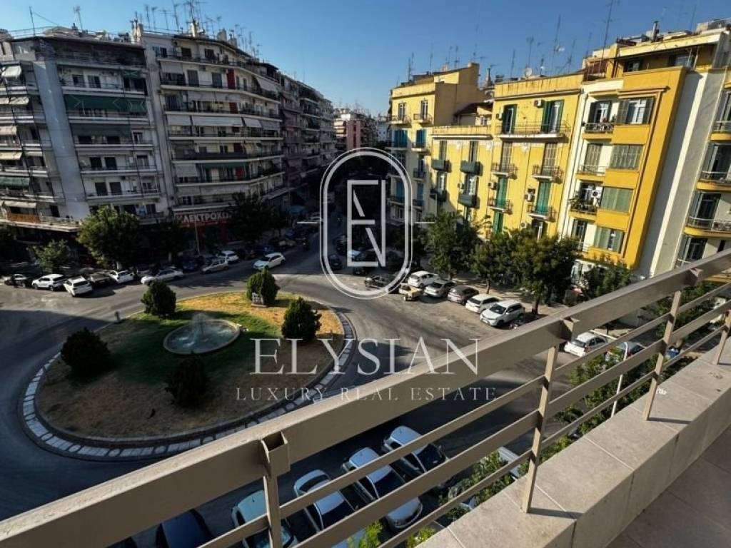 Θέα από μπαλκόνι