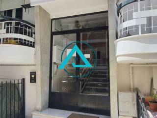 Είσοδος πολυκατοικίας