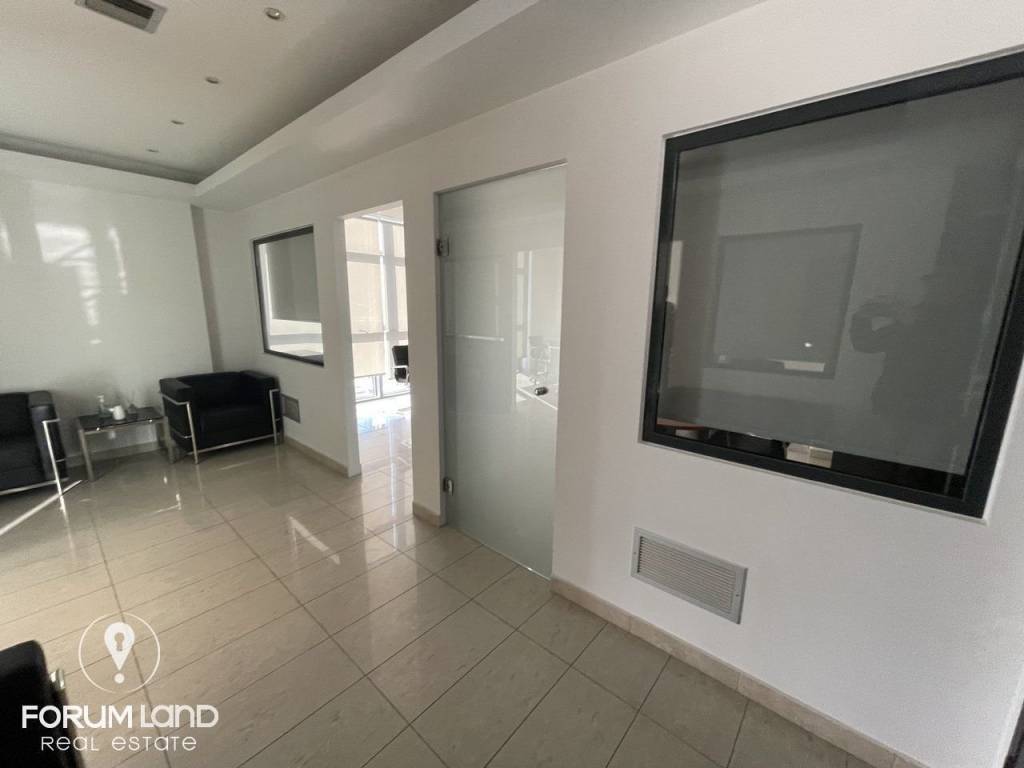 Forumland Real Estate, Grapheiakos choros