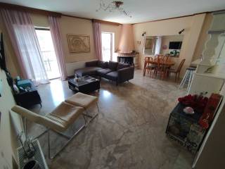 ANYPLACE MESITIKES YPERESIES