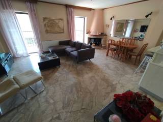 ANYPLACE MESITIKES YPERESIES