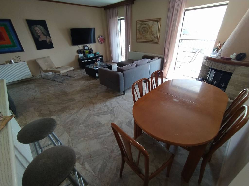 ANYPLACE MESITIKES YPERESIES