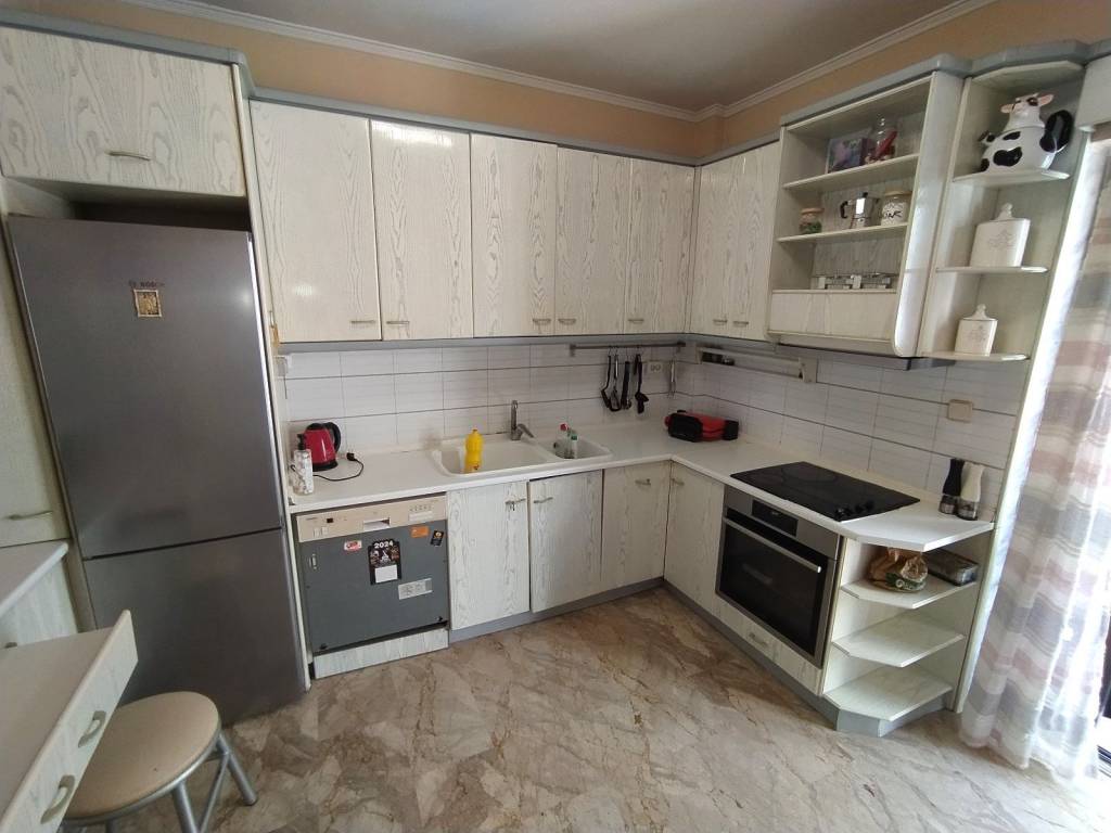 ANYPLACE MESITIKES YPERESIES